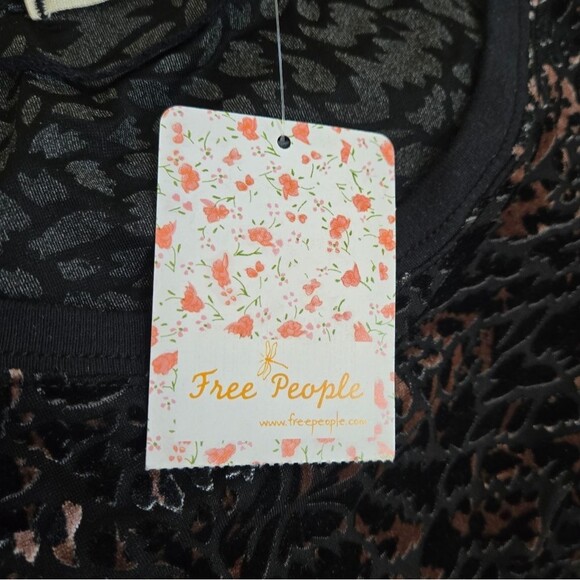 Free People Velvet Teddy Burnout Top Size Medium NWT - Picture 4 of 14